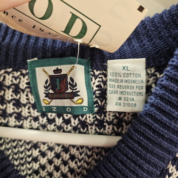 Izod Blue and White V-Neck Vintage Golf Sweater with Geometric Pattern NWT - Picture 2 of 7